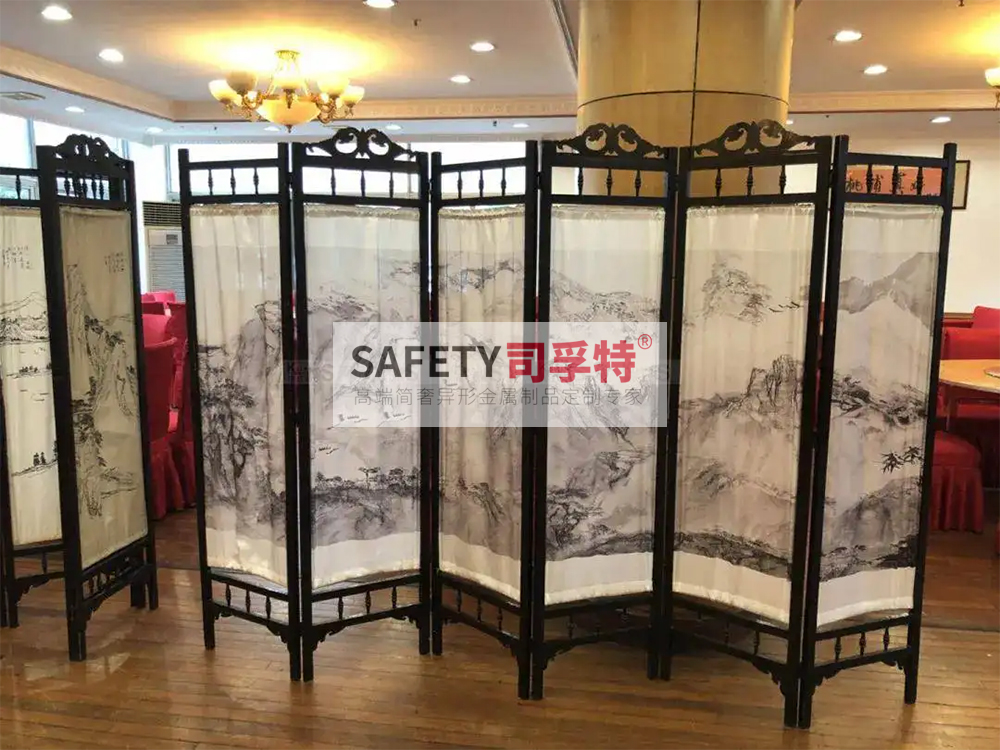 金屬屏風(fēng)有哪些種類？什么材質(zhì)的金屬屏風(fēng)好？[司孚特金屬屏風(fēng)](圖1)
