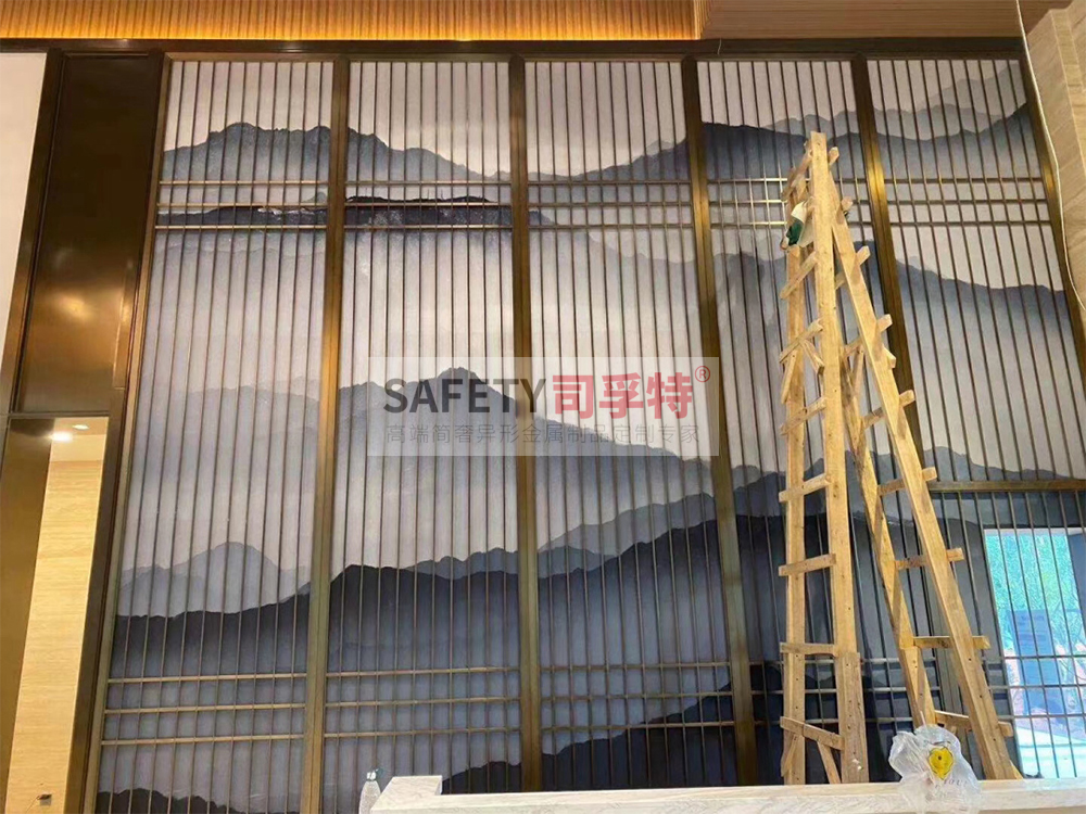 金屬屏風(fēng)（不銹鋼屏風(fēng)、鋁雕屏風(fēng)）安裝過(guò)程和步驟講解(圖1)