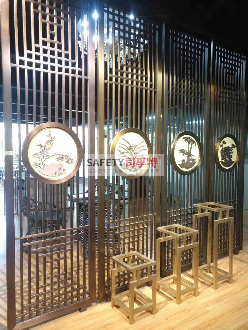 不銹鋼屏風(fēng)隔斷有哪些特點[司孚特金屬屏風(fēng)，不銹鋼屏風(fēng)](圖4)